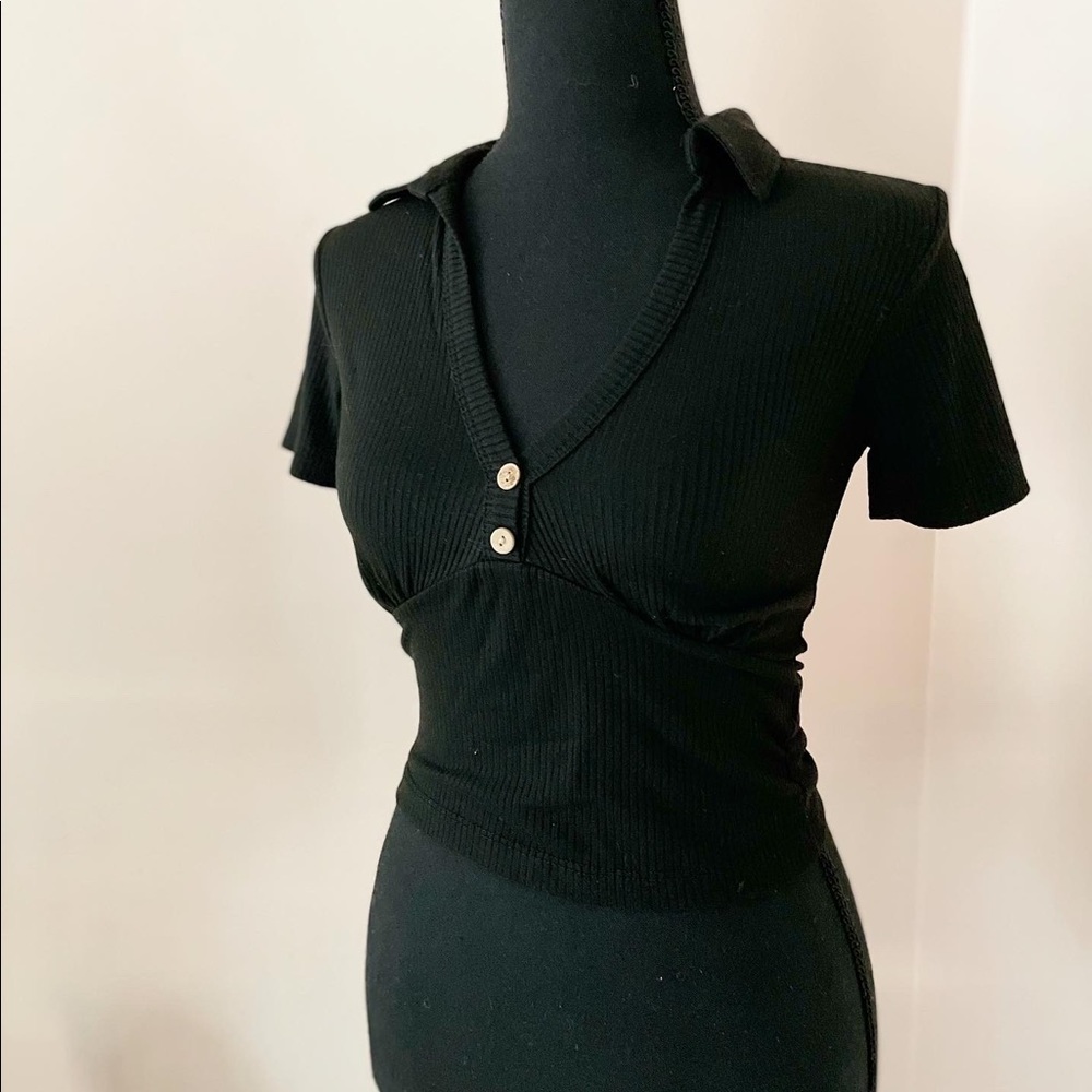 Black collared crop top